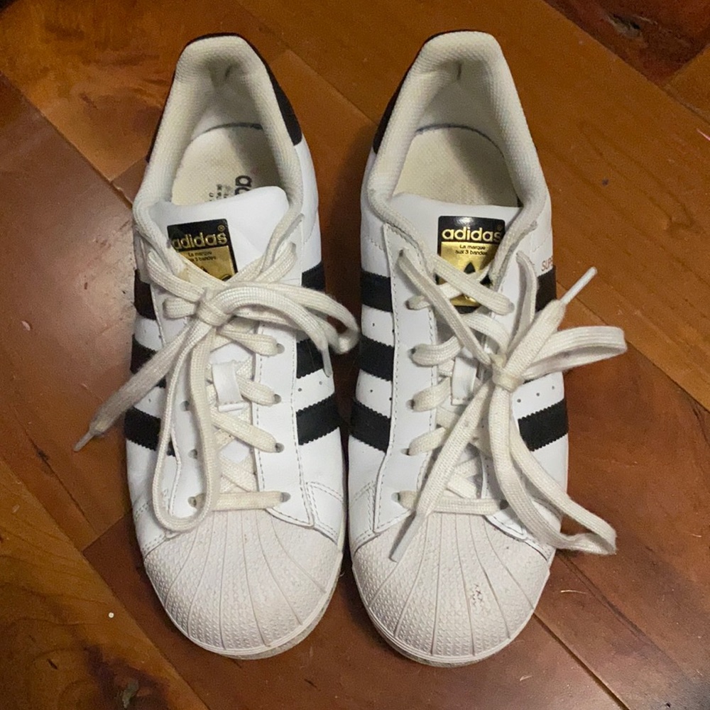 Adidas superstars